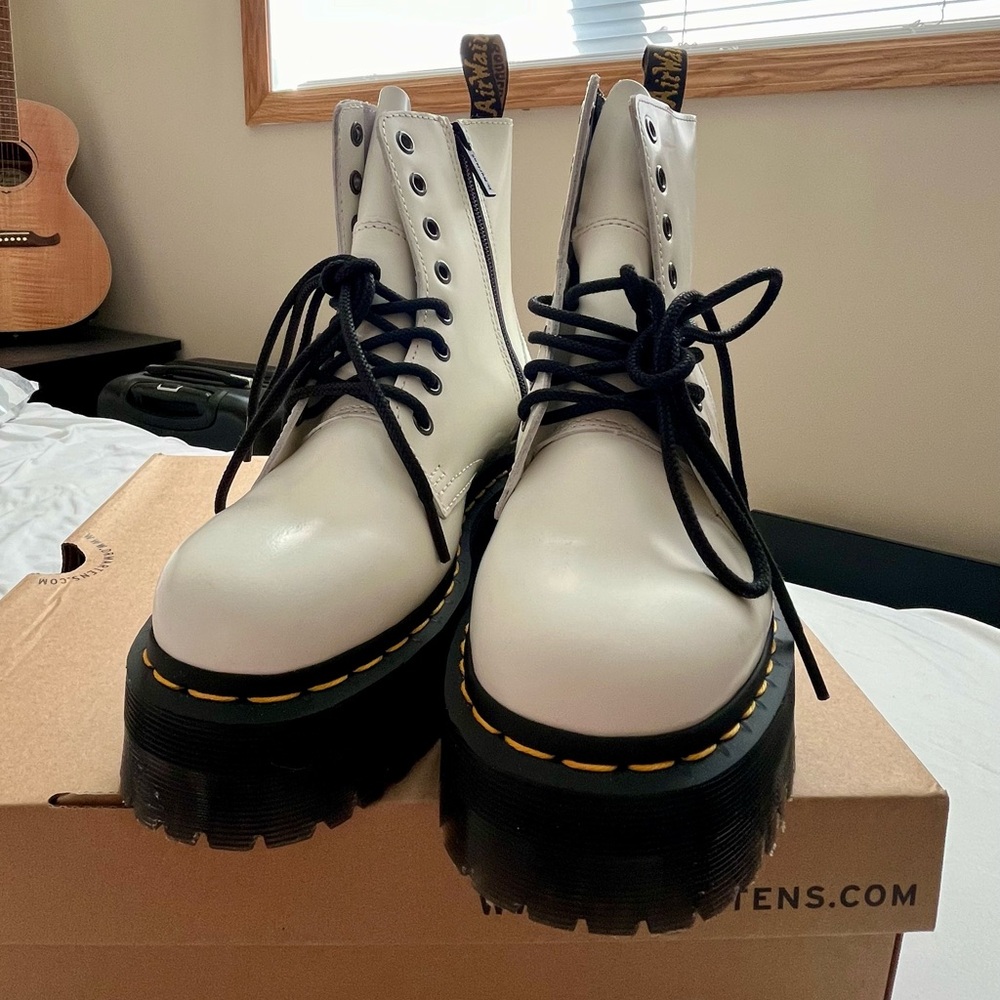 Jadon III Boot Pisa Leather Platforms Dr Martens